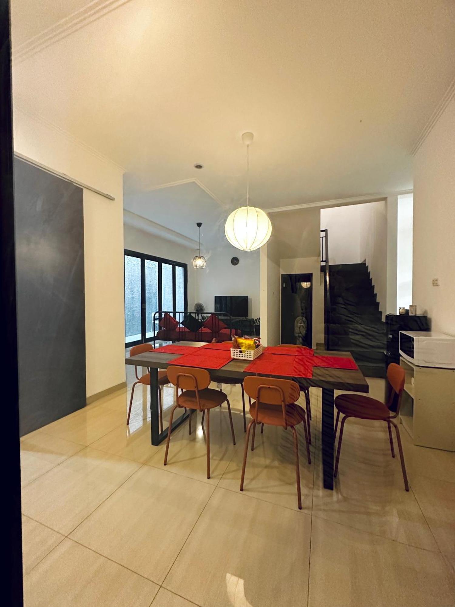 4-Bedroom Home In South Jakarta Nuansa Swadarma Residence By Le Ciel Hospitality Exterior photo