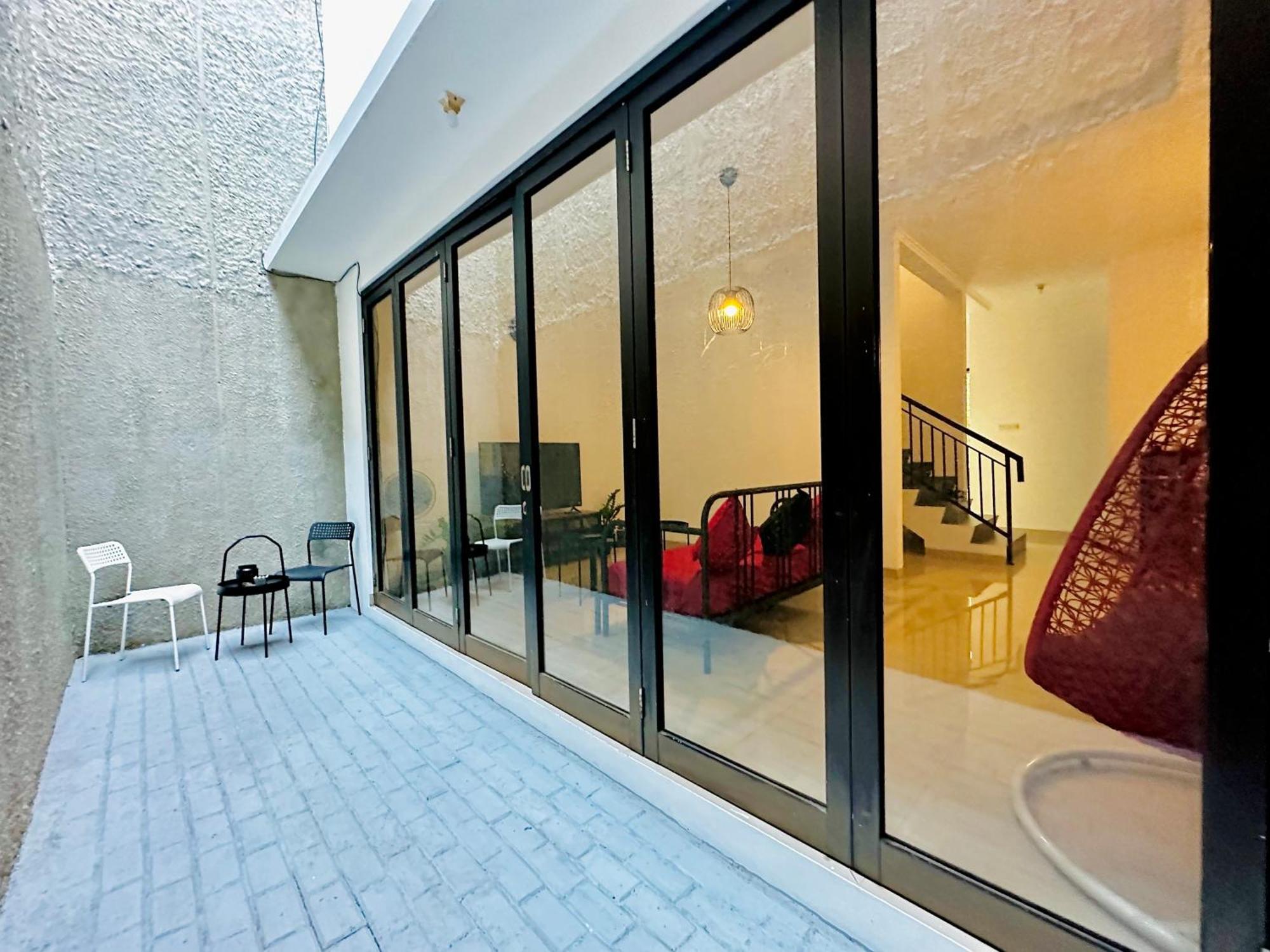 4-Bedroom Home In South Jakarta Nuansa Swadarma Residence By Le Ciel Hospitality Exterior photo