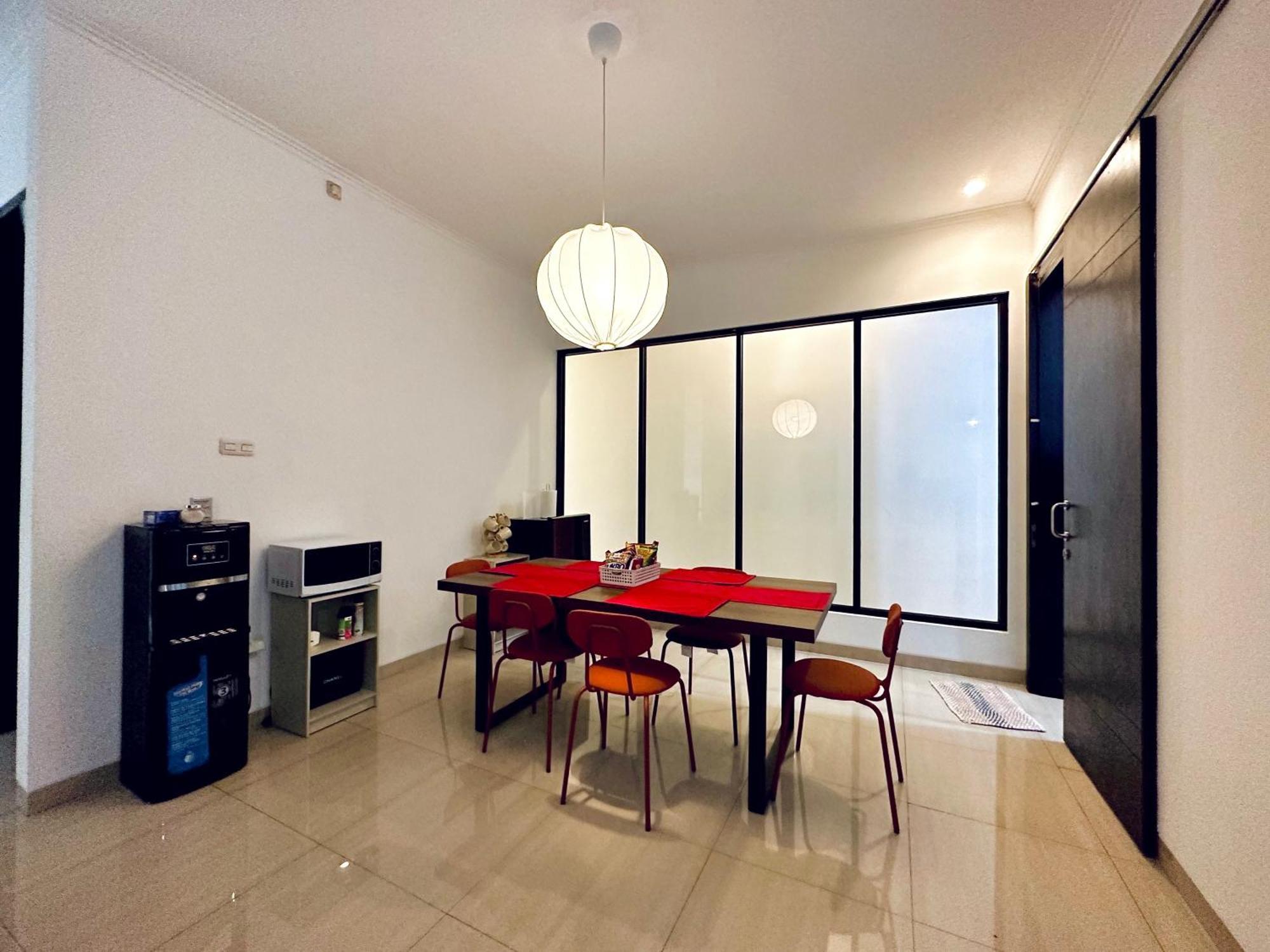 4-Bedroom Home In South Jakarta Nuansa Swadarma Residence By Le Ciel Hospitality Exterior photo